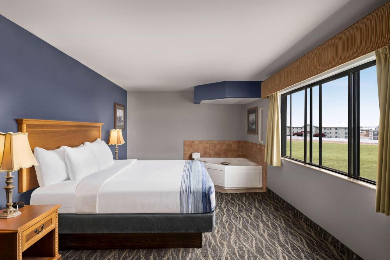 Americinn By Wyndham Laramie Near University Of Wyoming Exterior photo